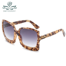 Load image into Gallery viewer, Oversized Square Sunglasses
