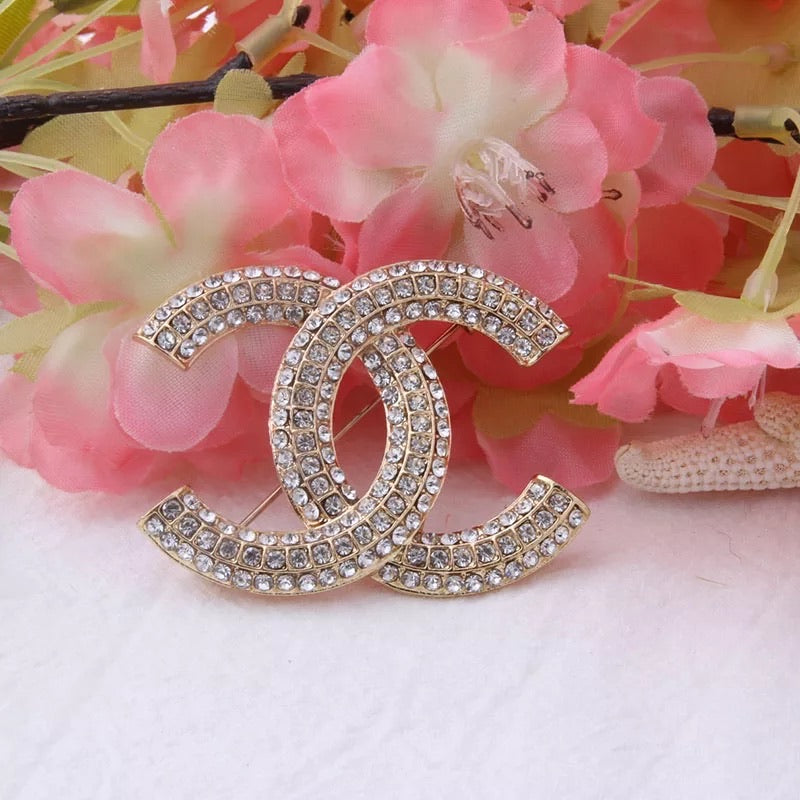Luxury Inspired Brooch With Rhinestones 💎